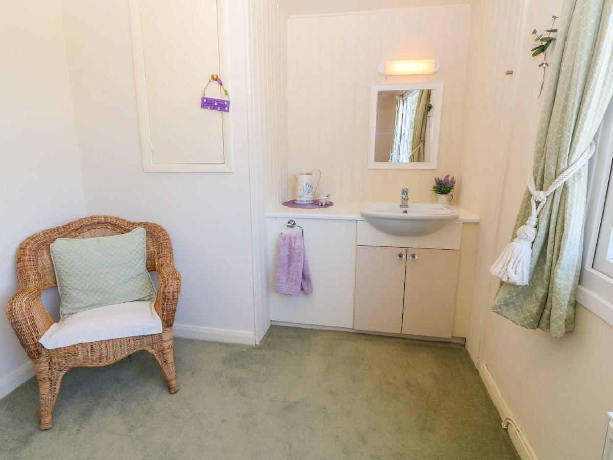 Charming 2 Bed House Near Rhoscolyn Discounts For Villa Holyhead Esterno foto