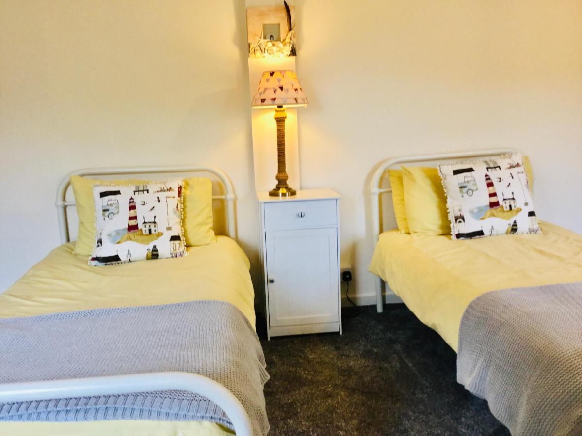 Charming 2 Bed House Near Rhoscolyn Discounts For Villa Holyhead Esterno foto